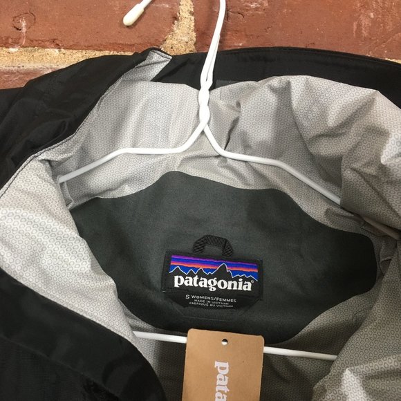 Patagonia Torrent Shell Rain Jacket, brand… - Picture 2 of 3